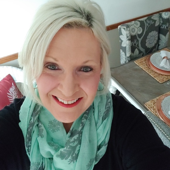 Meet your Posher, Carla - Picture 7 of 8